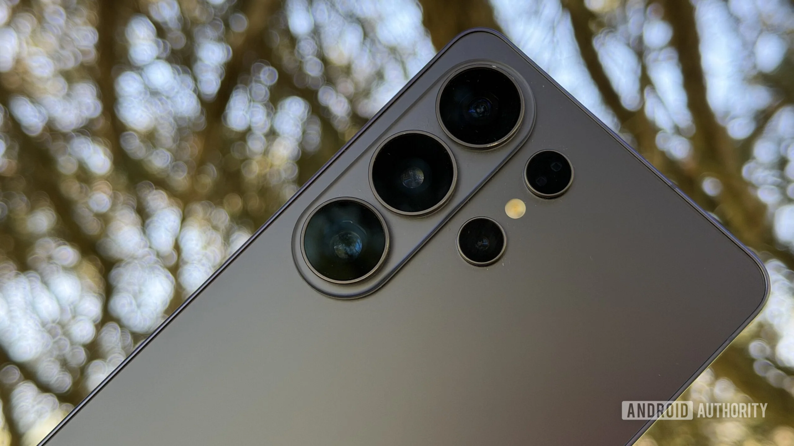 Samsung's Plan for a Slimmer Camera Module in the Galaxy S27 Ultra
