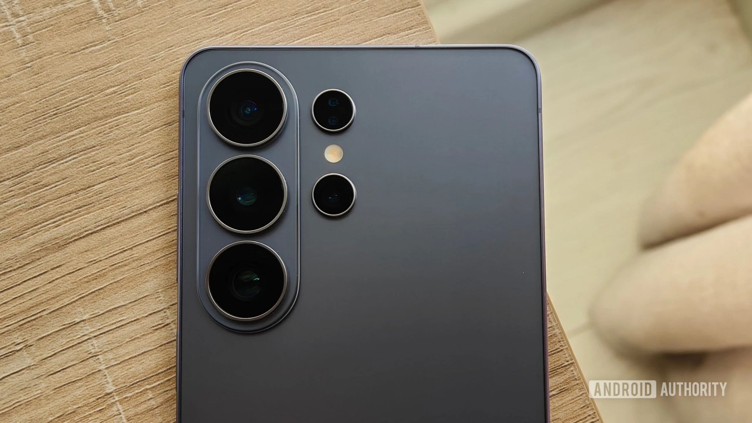 Samsung's Latest Devices Reflect Sales Success Over Innovation Gaps