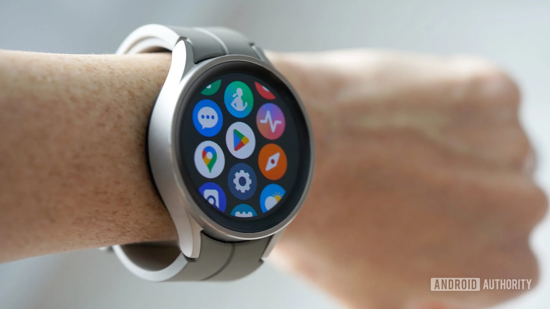Galaxy Watch owners report that they can’t get certain apps to open